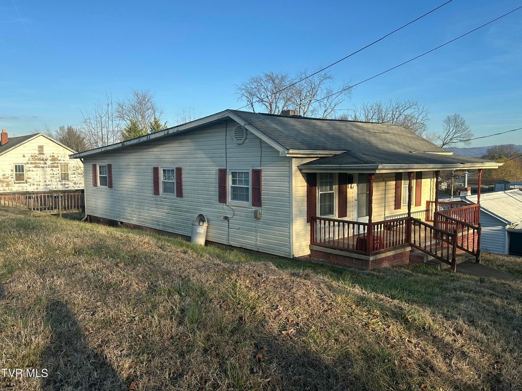 Photo of 820 Montgomery Street, Johnson City, TN 37604 (MLS # 9989580)