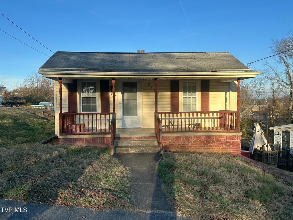 Photo of 820 Montgomery Street, Johnson City, TN 37604 (MLS # 9989580)