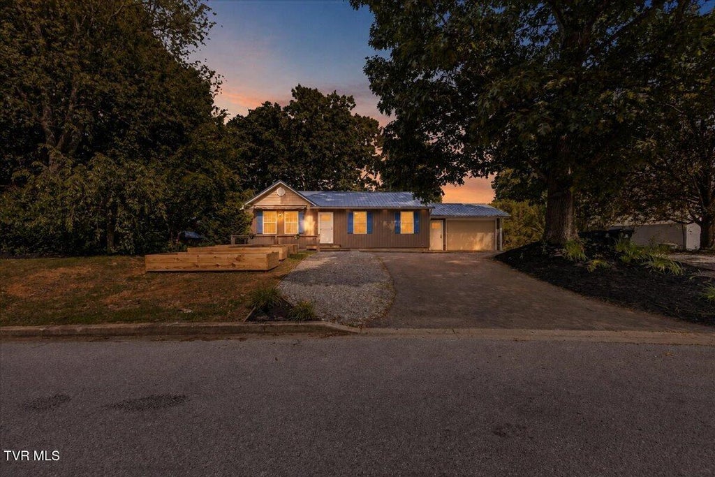 Photo of 152 Cochran Road, Jonesborough, TN 37659 (MLS # 9996545)