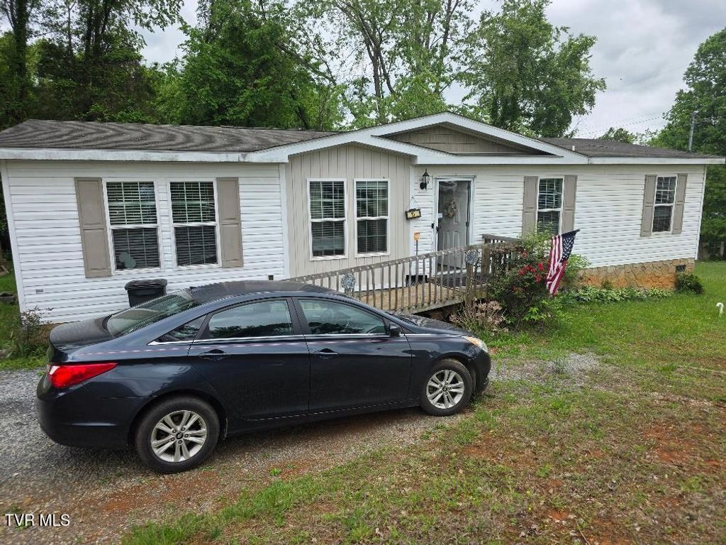 Photo of 311 Lakeview Circle, Bluff City, TN 37618 (MLS # 9994855)