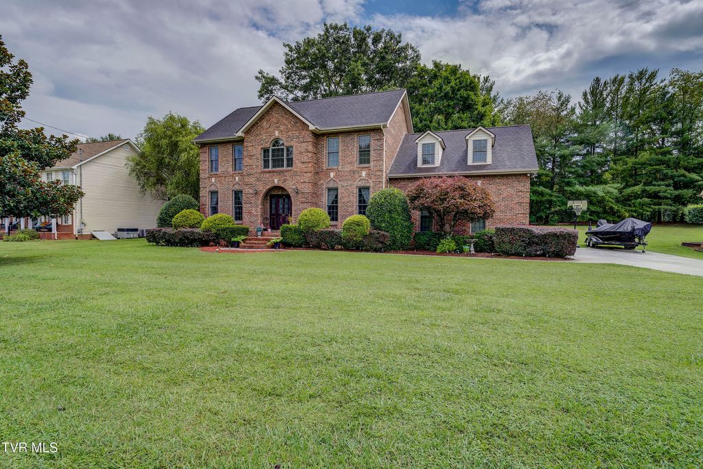 Photo of 427 Chesterfield Drive, Kingsport, TN 37663 (MLS # 9985430)