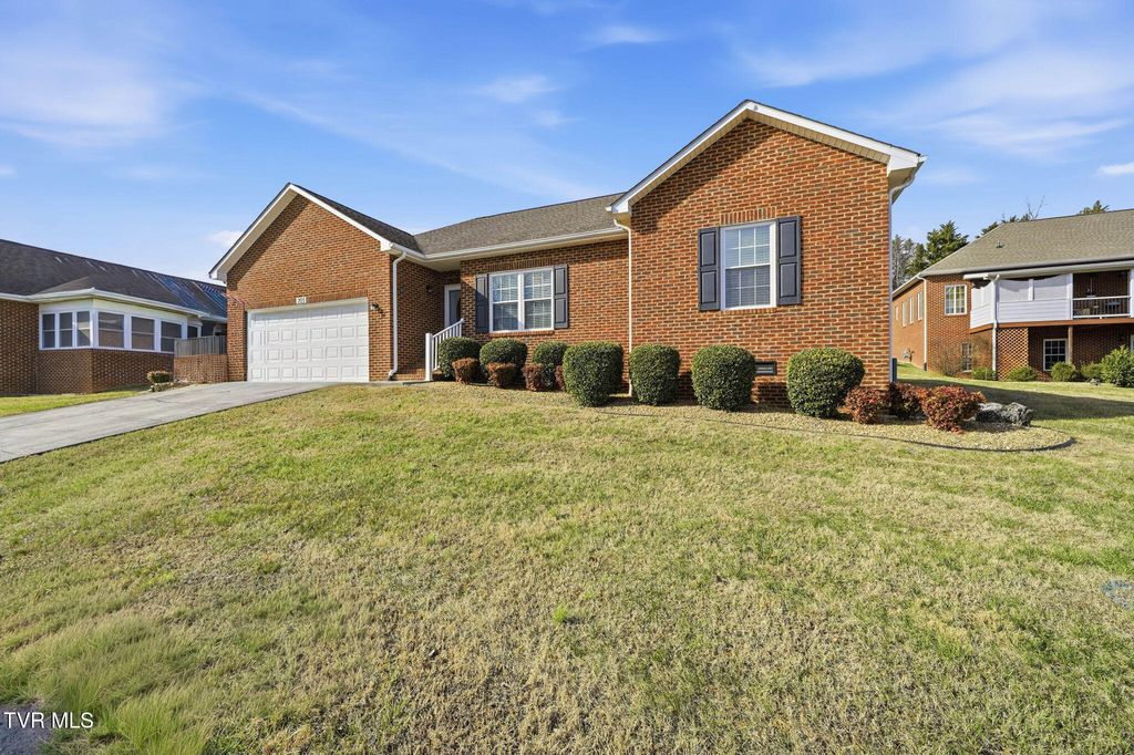 Photo of 205 Farmington Drive, Greeneville, TN 37743 (MLS # 9990219)