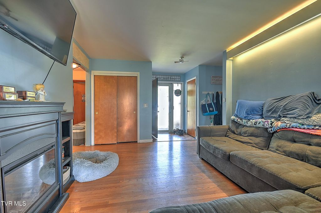 Photo of 1441 Valley Street, Kingsport, TN 37660 (MLS # 9994248)