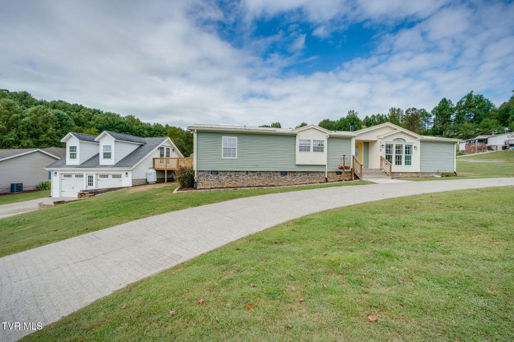 Photo of 105 Dale View Drive, Blountville, TN 37617 (MLS # 10001408)