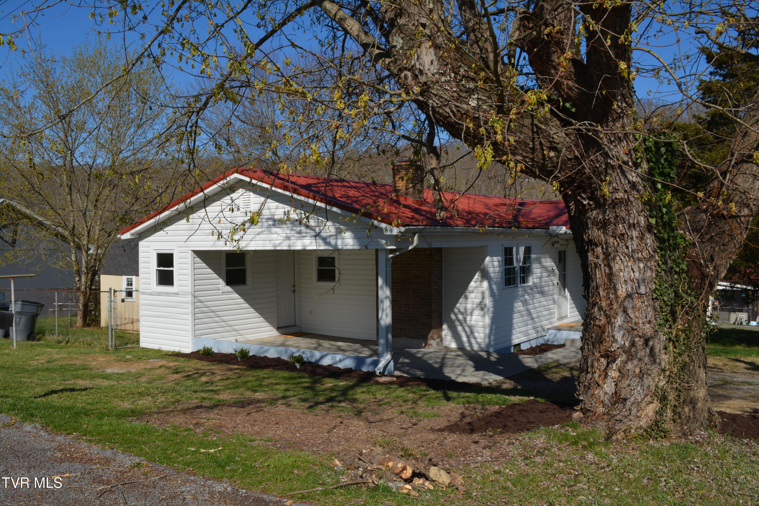 108 Langford Lane, Bristol, Tennessee image 2