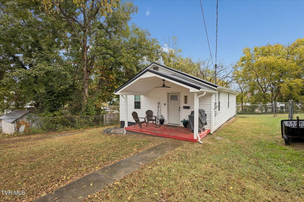 Photo of 211 Home Street, Greeneville, TN 37743 (MLS # 9987270)