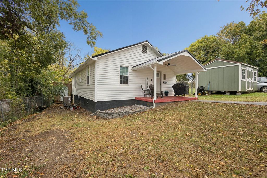 Photo of 211 Home Street, Greeneville, TN 37743 (MLS # 9987270)