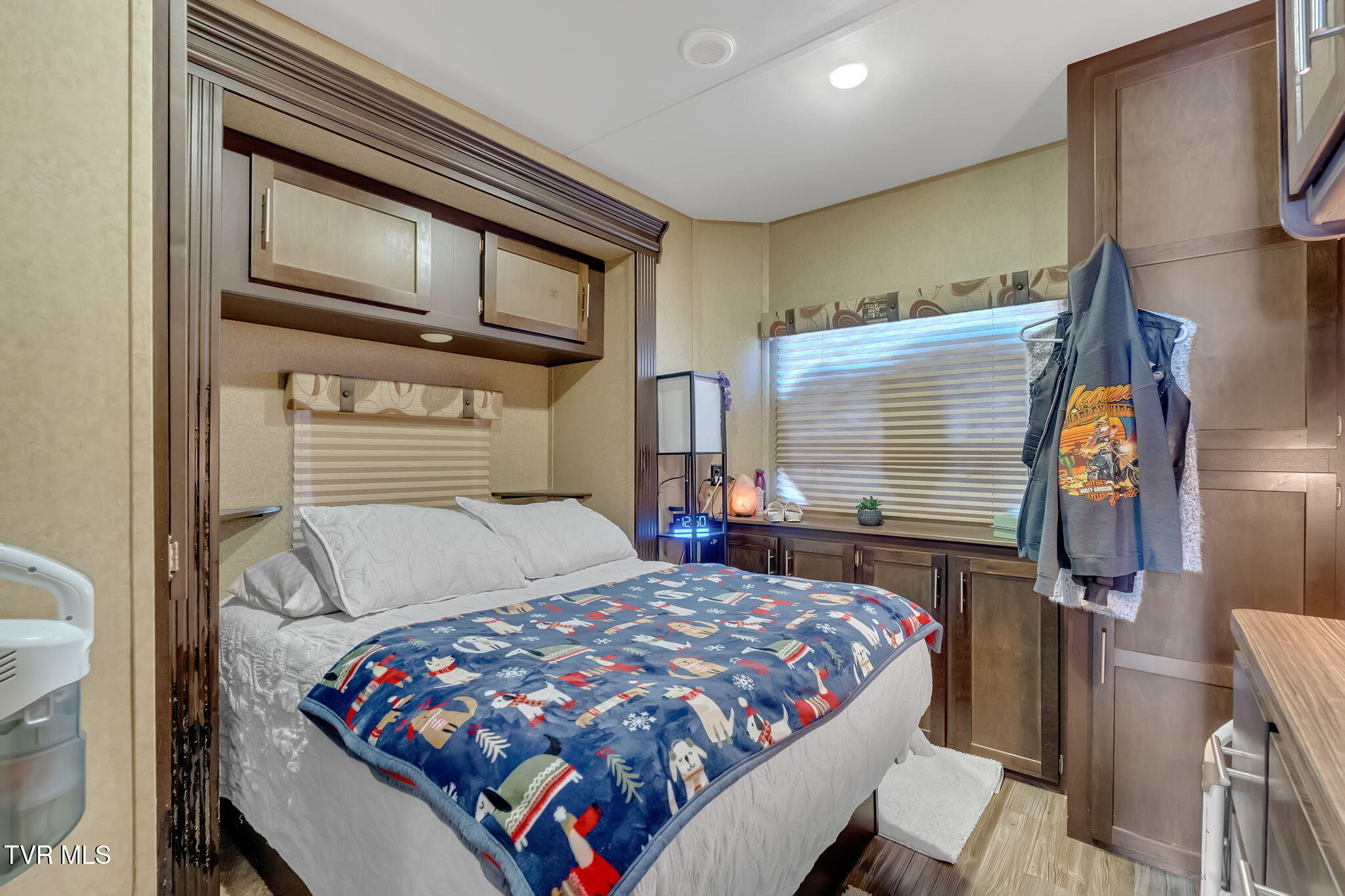 662 Tipton Branch Road, Flag Pond, Tennessee image 15
