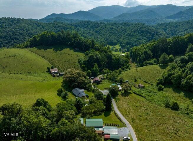 662 Tipton Branch Road, Flag Pond, Tennessee image 2