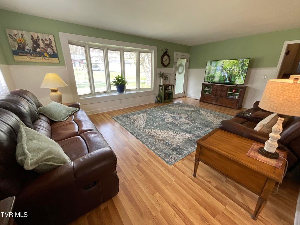 Photo of 105 Idletime Drive, Greeneville, TN 37743 (MLS # 9992401)