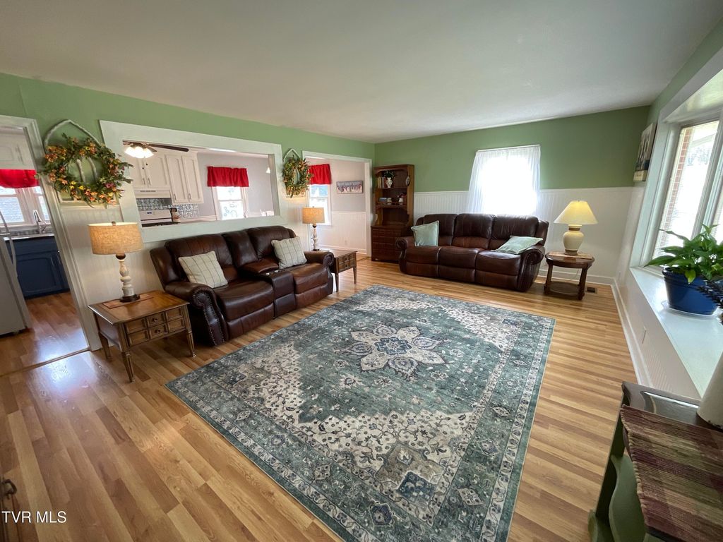 Photo of 105 Idletime Drive, Greeneville, TN 37743 (MLS # 9992401)