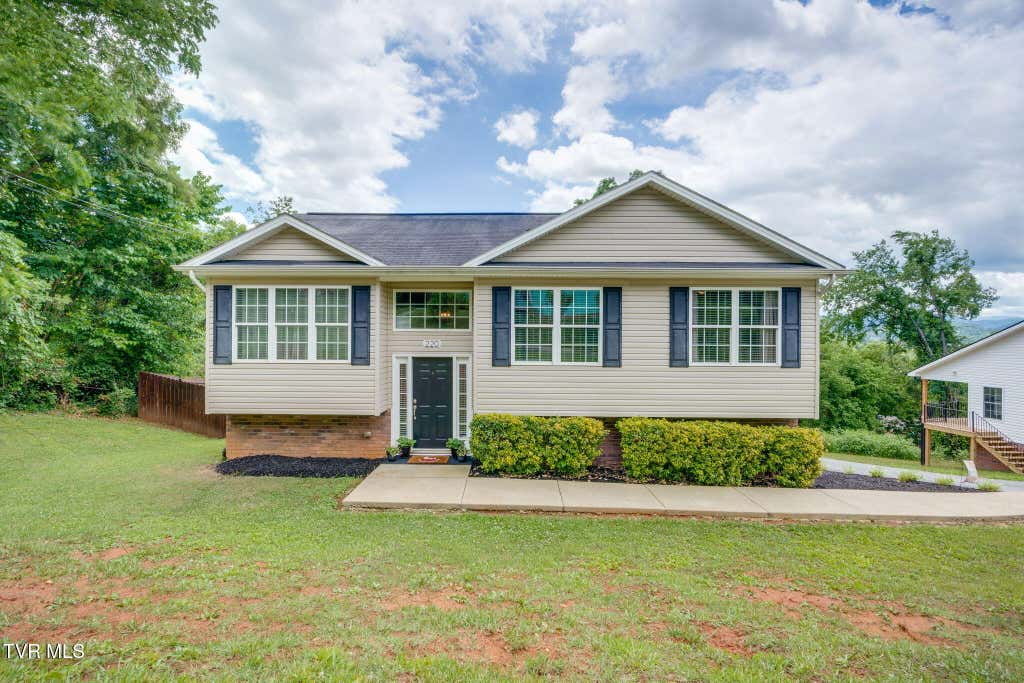 Photo of 220 Old Siam Road, Elizabethton, TN 37643 (MLS # 9997197)