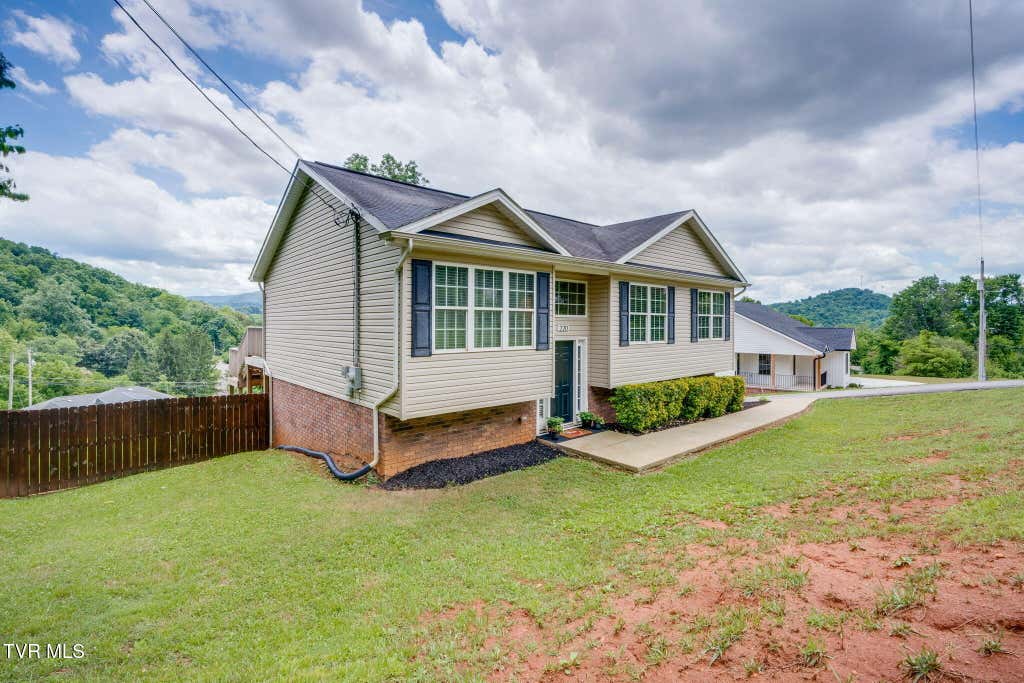 Photo of 220 Old Siam Road, Elizabethton, TN 37643 (MLS # 9997197)