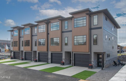 Multifamily For Sale - 577 English Street<br/> Bristol, TN 37620