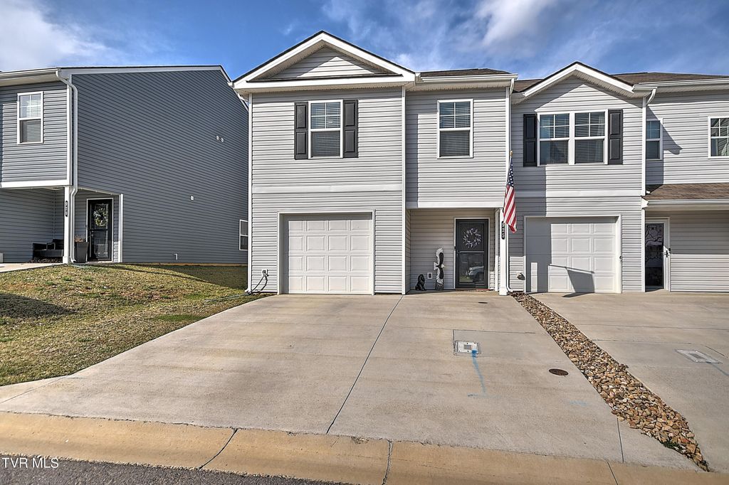 Photo of 925 Lola Lane #925, Kingsport, TN 37663 (MLS # 9992327)