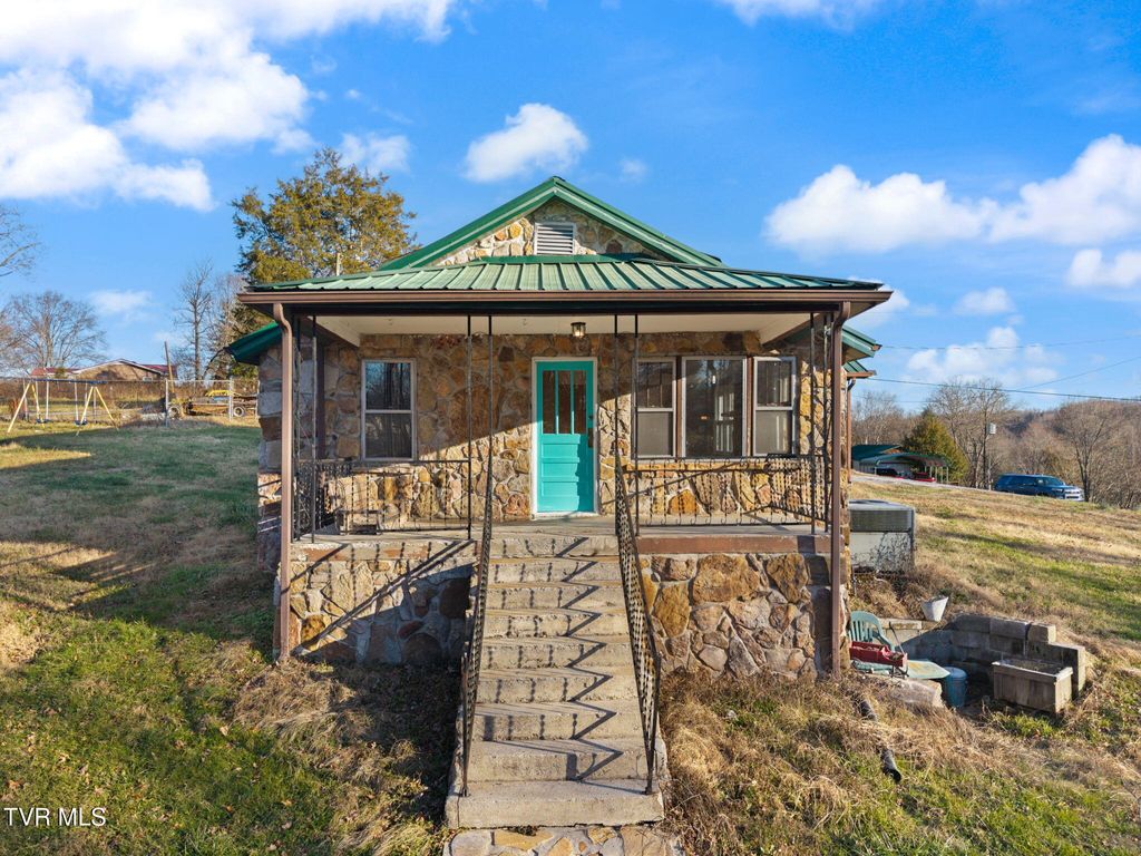 Photo of 249 Childs Lane, LaFollette, TN 37766 (MLS # 9989494)
