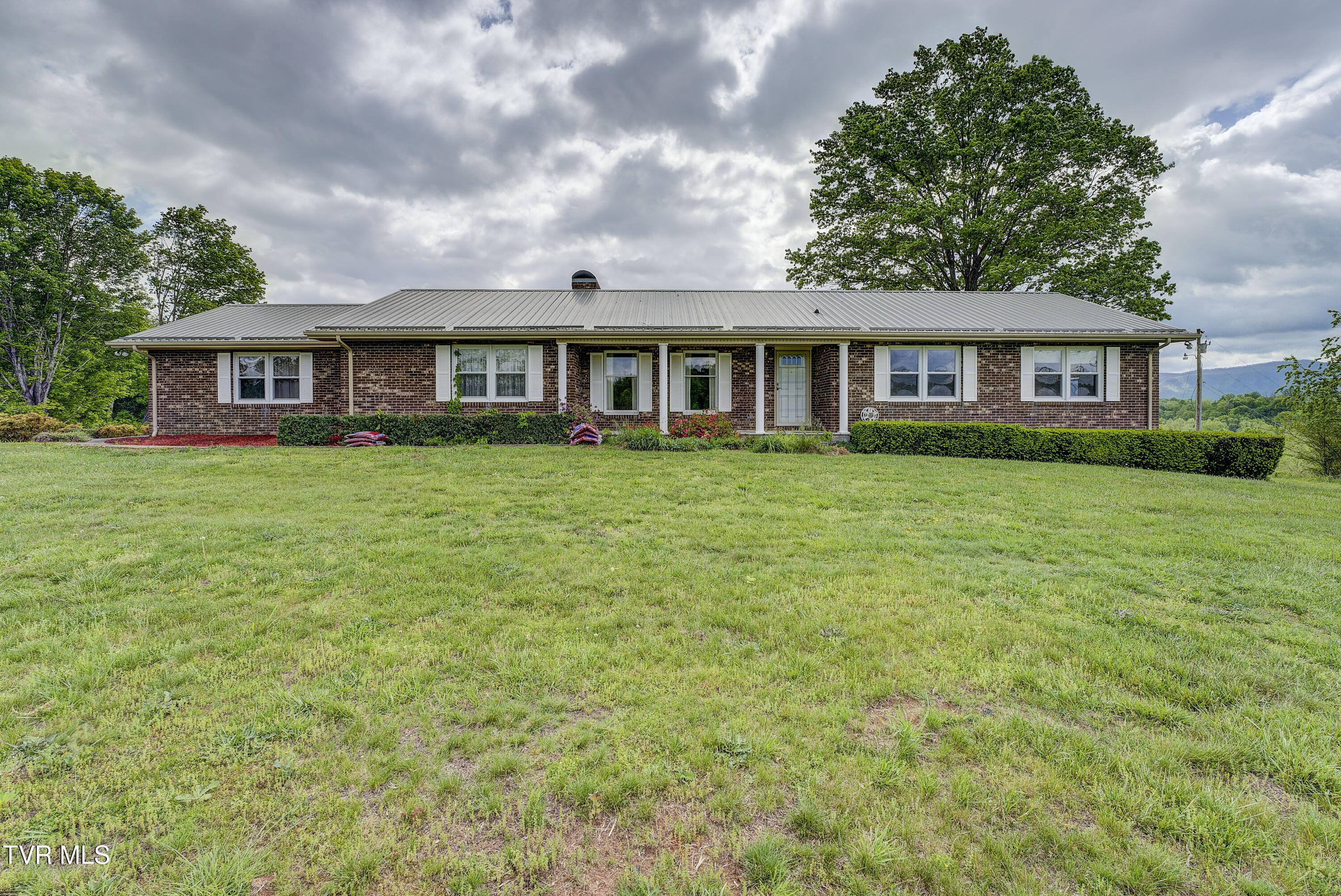 319 Hickory Tree Road, Bristol, Tennessee image 2
