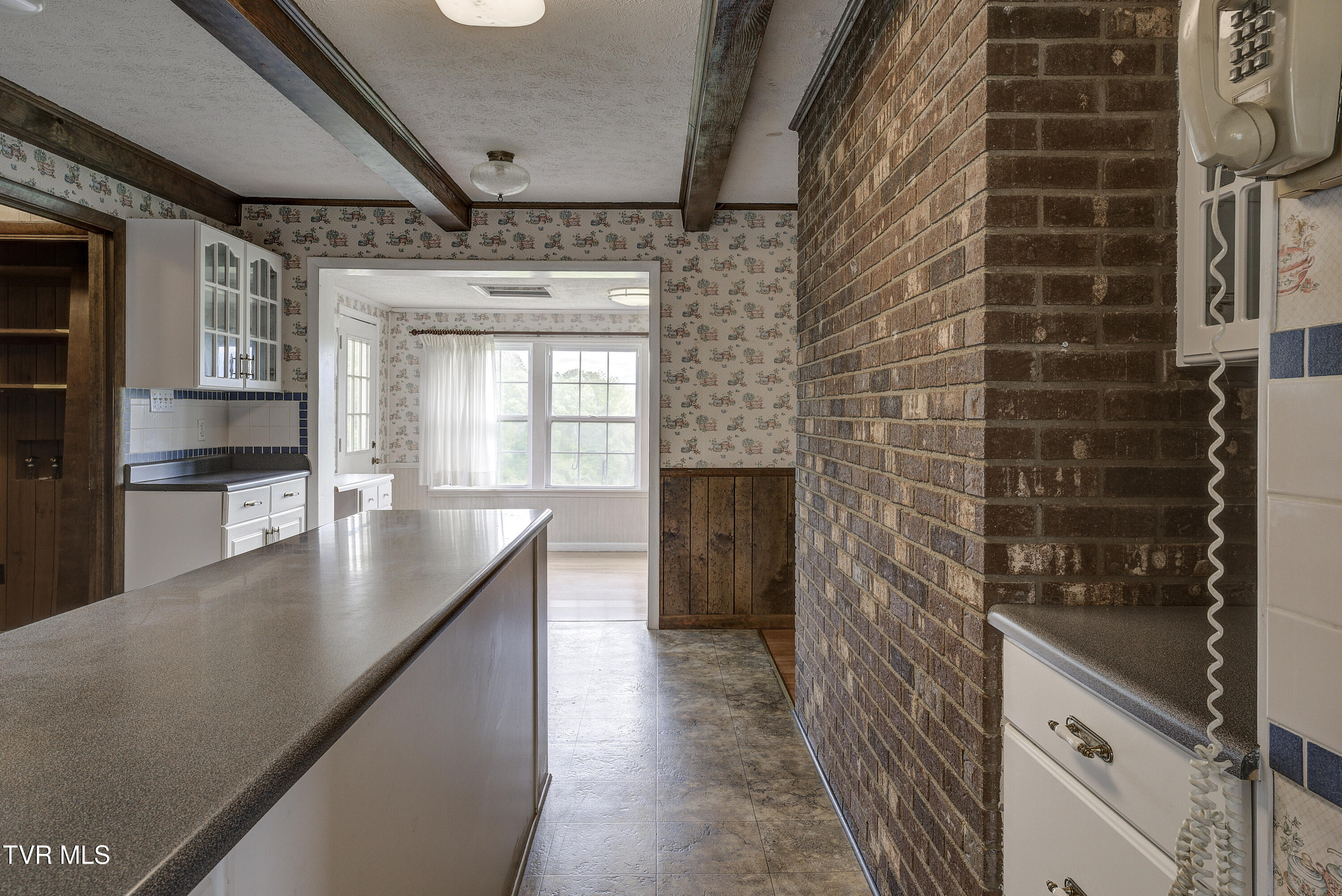 319 Hickory Tree Road, Bristol, Tennessee image 37