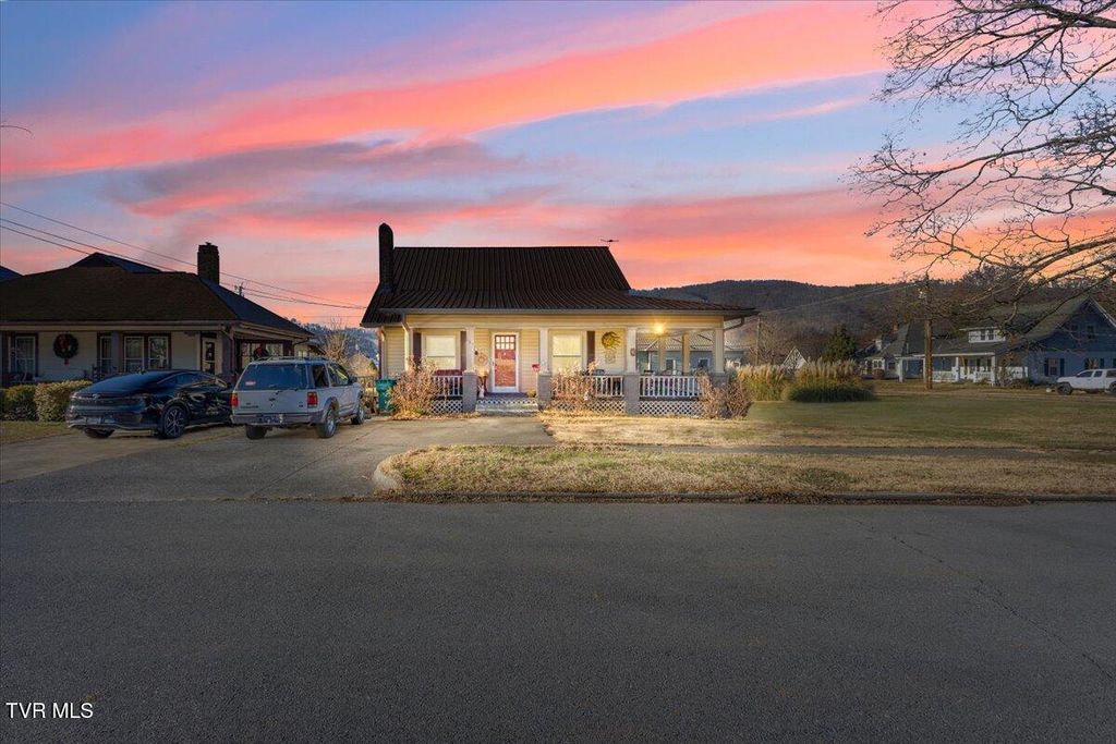 Photo of 123 Willow Avenue, Erwin, TN 37650 (MLS # 9989377)