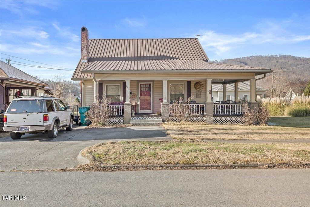 Photo of 123 Willow Avenue, Erwin, TN 37650 (MLS # 9989377)