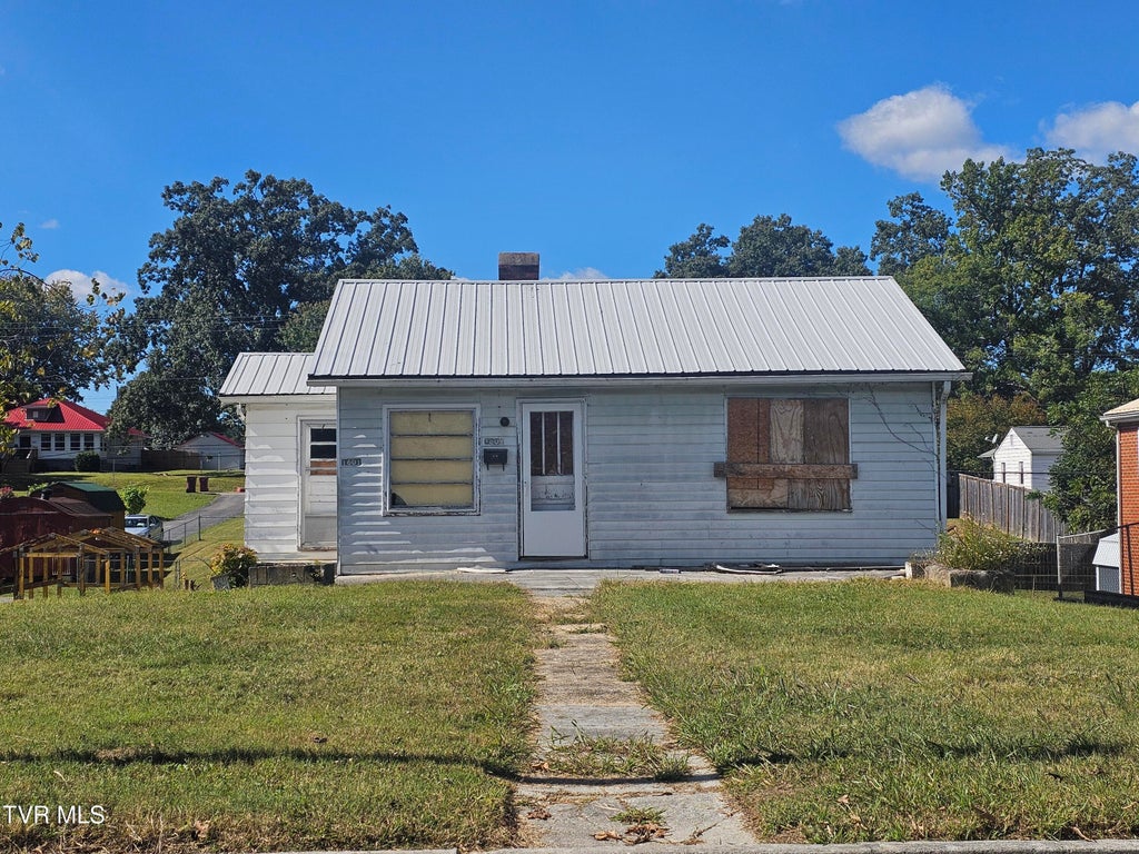 Photo of 1601 Watauga Avenue, Johnson City, TN 37601 (MLS # 10002064)