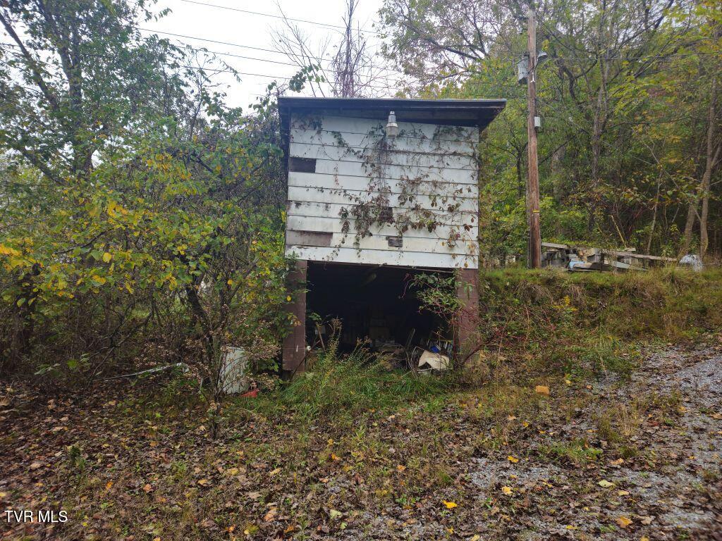 1727 Right Poor Valley Road