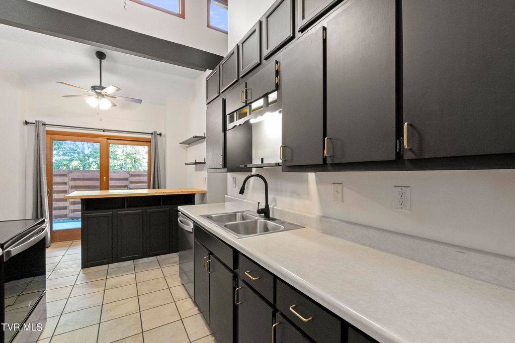 Photo of 35 Alpine Cove, Greeneville, TN 37743 (MLS # 9987408)