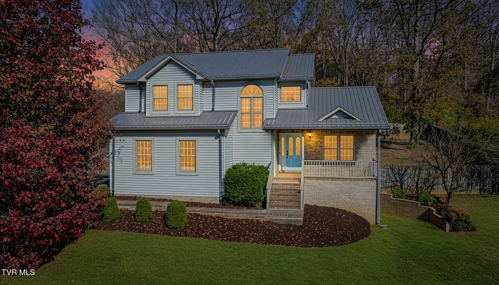 Photo of 1 Green Valley Court, Johnson City, TN 37601 (MLS # 9988331)