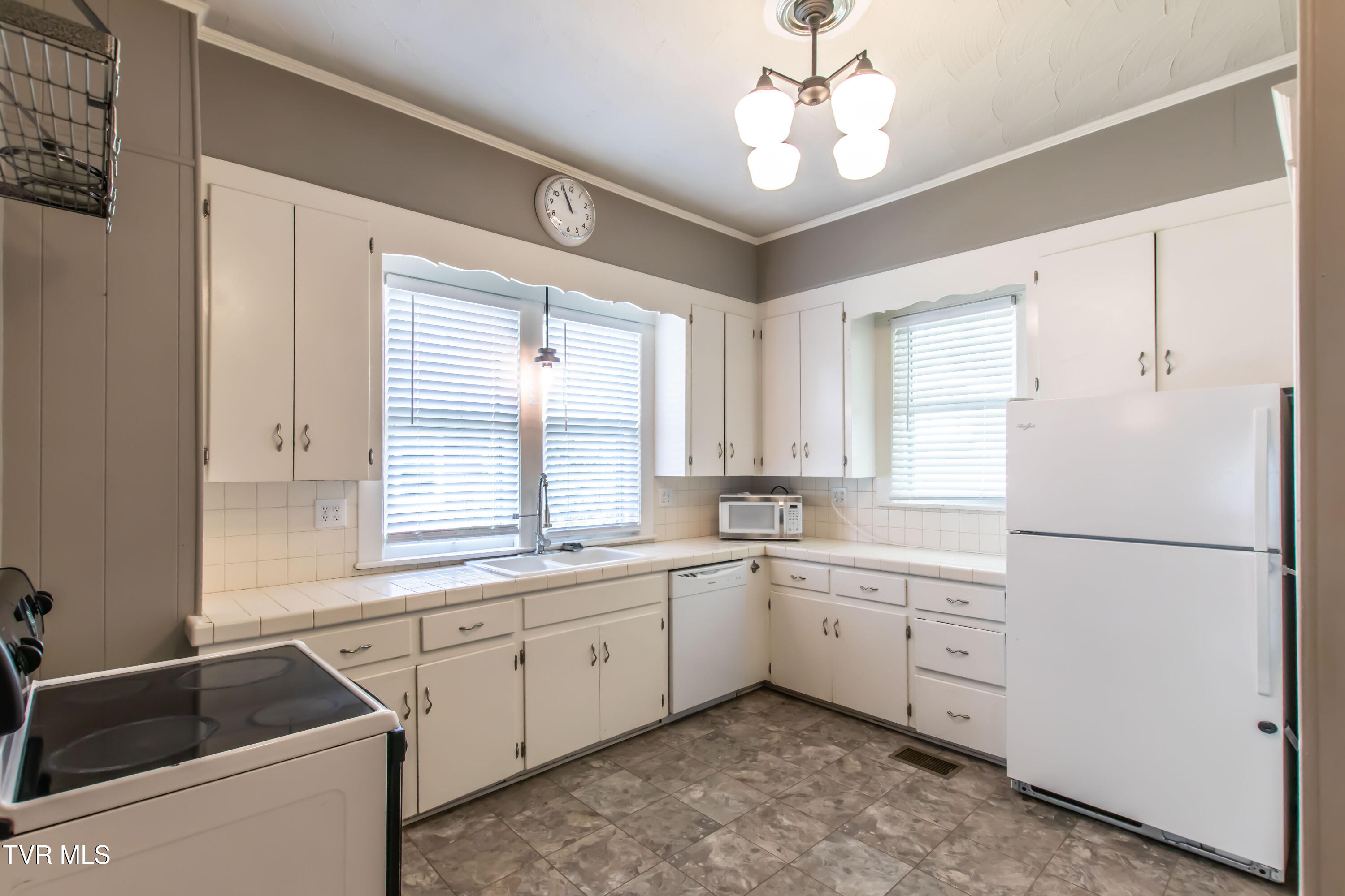 915 Lawrence Avenue, Bristol, Virginia image 10