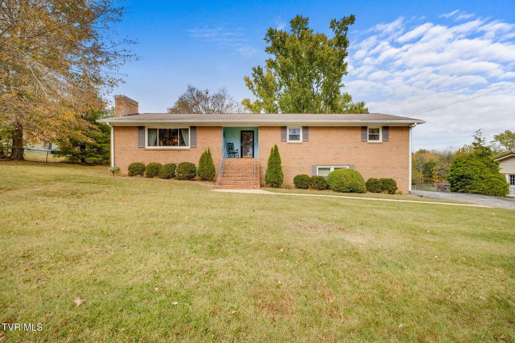 Photo of 105 Foley Circle, Bristol, TN 37620 (MLS # 9987513)