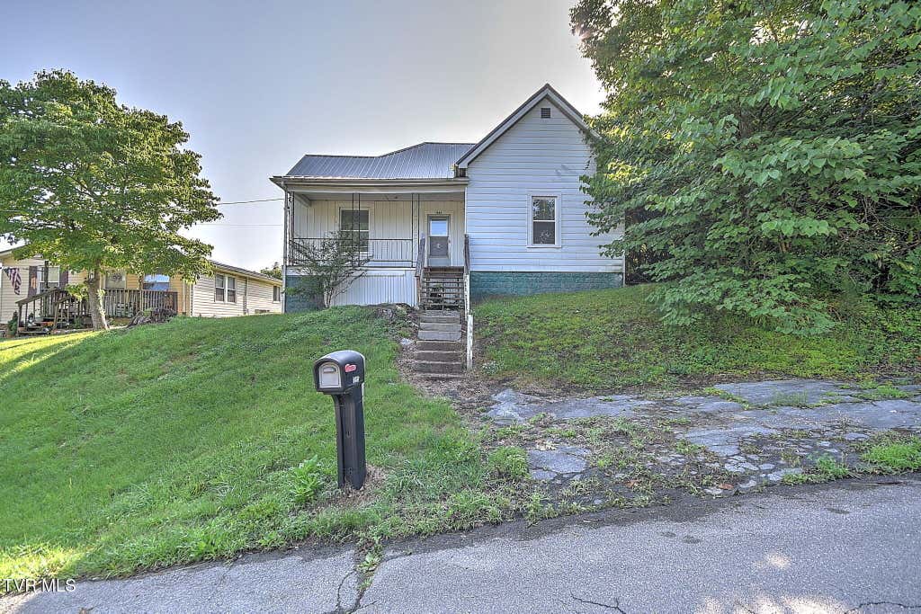 Photo of 1443 Georgia Avenue, Bristol, TN 37620 (MLS # 9997574)