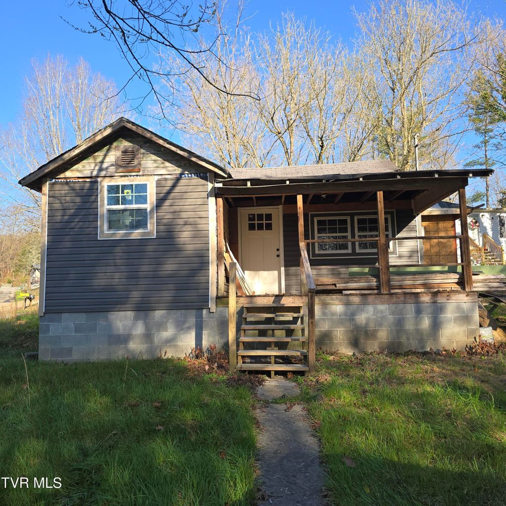 Photo of 2204 Vincent Lane, Kingsport, TN 37660 (MLS # 9992755)