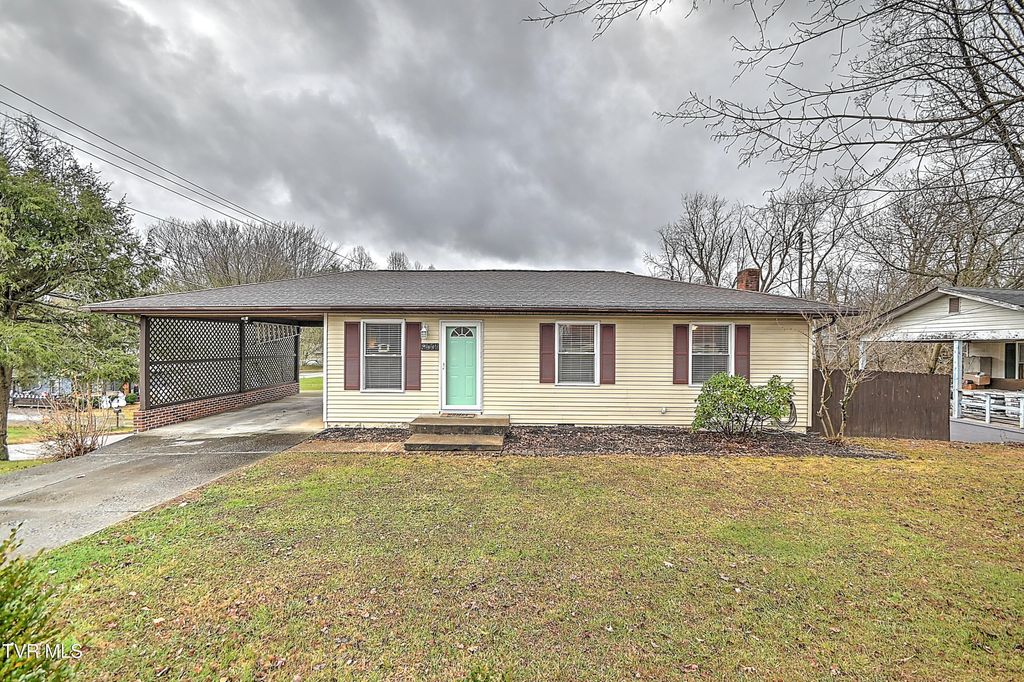 Photo of 2001 Indian Ridge Road, Johnson City, TN 37604 (MLS # 9989757)
