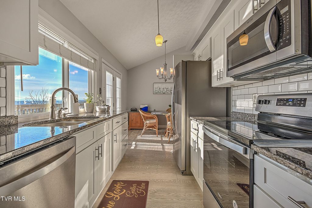 Photo of 1023 Starling Drive, Kingsport, TN 37660 (MLS # 9993460)