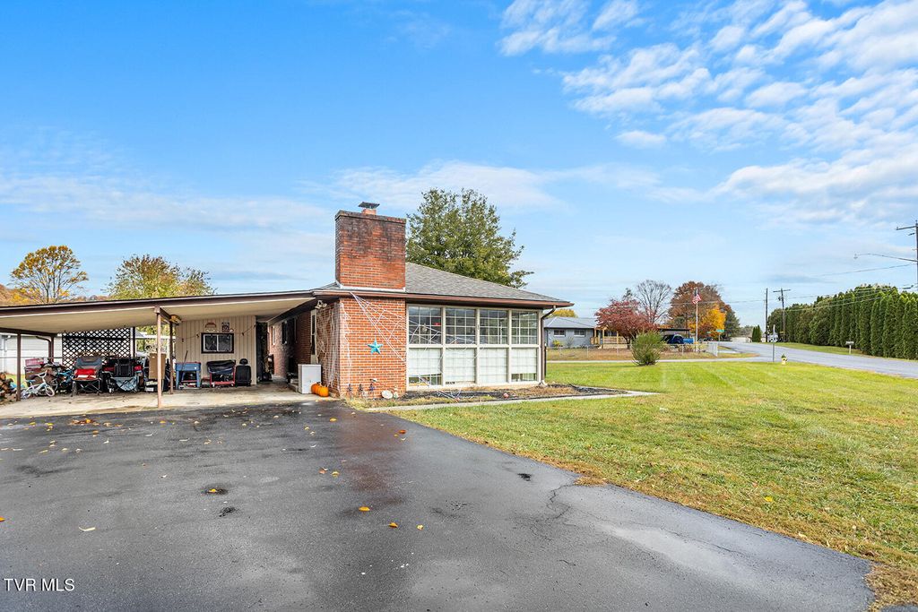 Photo of 200 Fairacres Drive, Bristol, TN 37620 (MLS # 9993203)