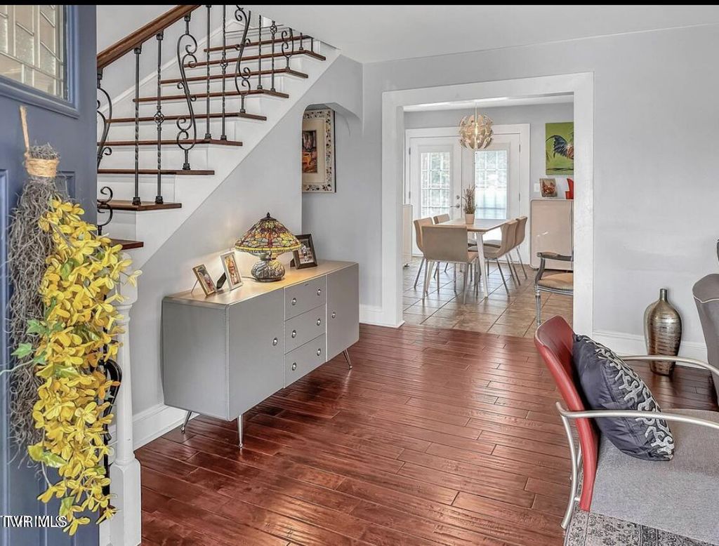 Photo of 146 Park Drive, Kingsport, TN 37660 (MLS # 9984229)