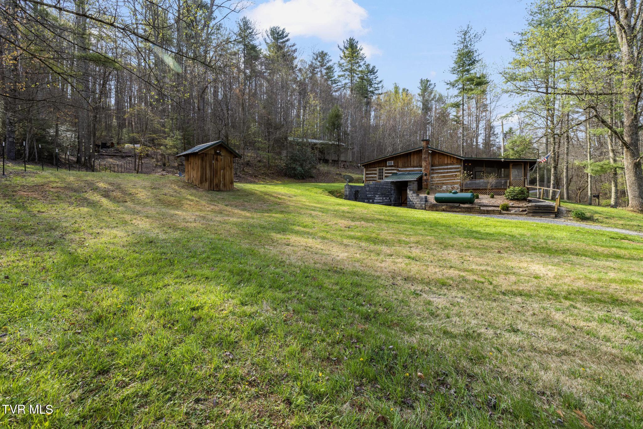 445 & 475 Log Cabin Road, Greeneville, Tennessee image 36