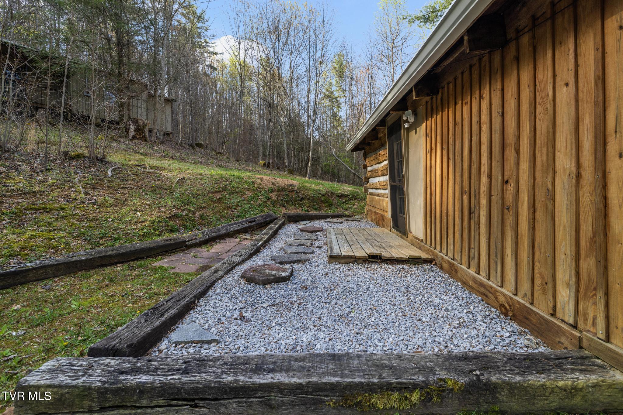 445 & 475 Log Cabin Road, Greeneville, Tennessee image 30