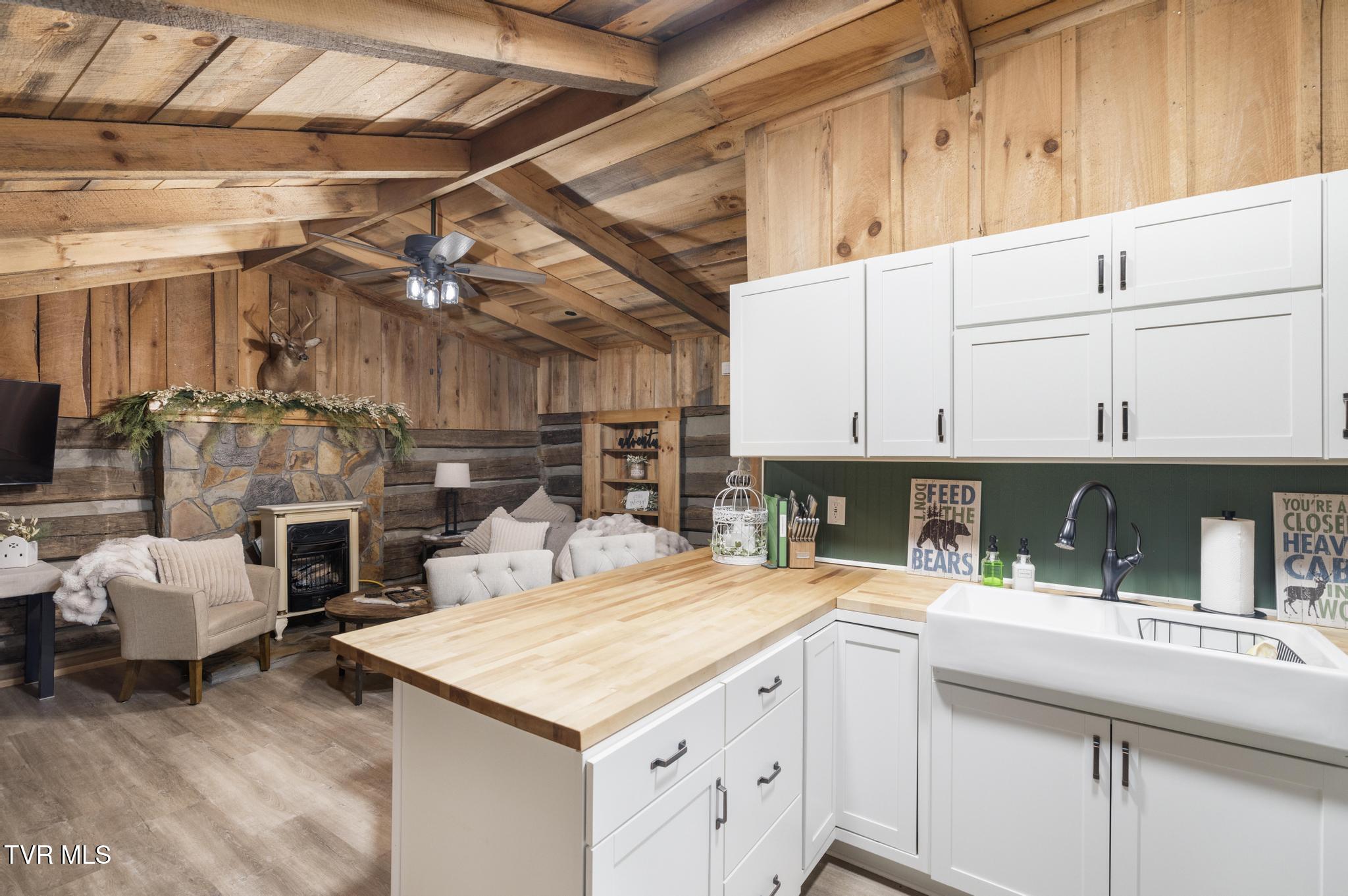 445 & 475 Log Cabin Road, Greeneville, Tennessee image 14