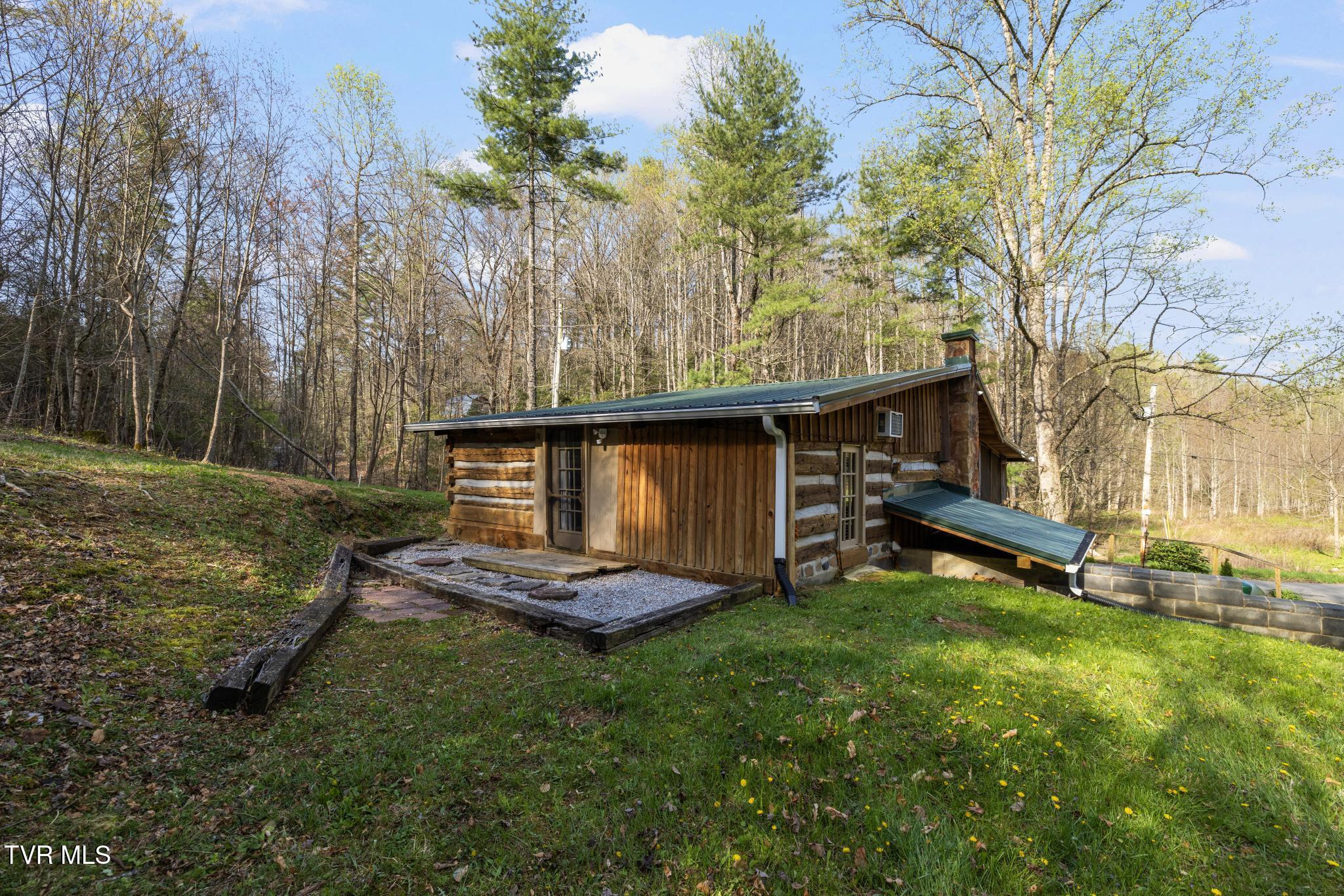 445 & 475 Log Cabin Road, Greeneville, Tennessee image 31