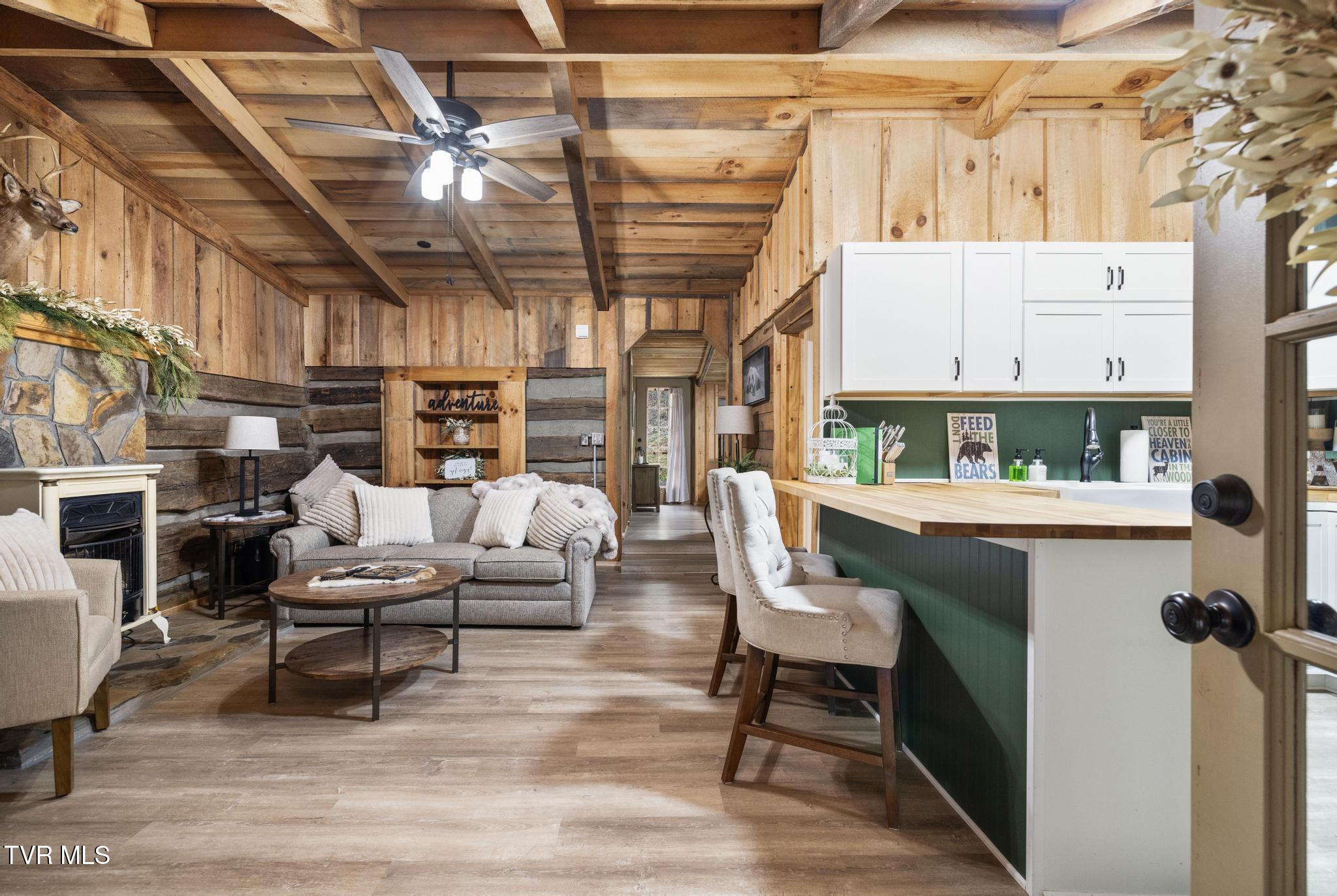 445 & 475 Log Cabin Road, Greeneville, Tennessee image 5
