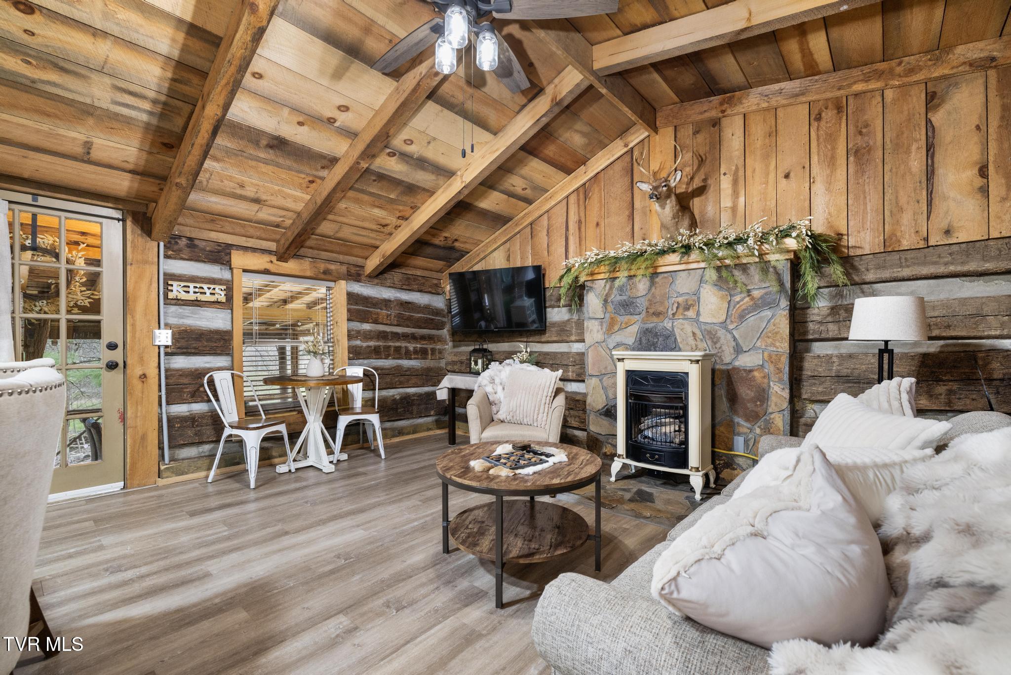445 & 475 Log Cabin Road, Greeneville, Tennessee image 8