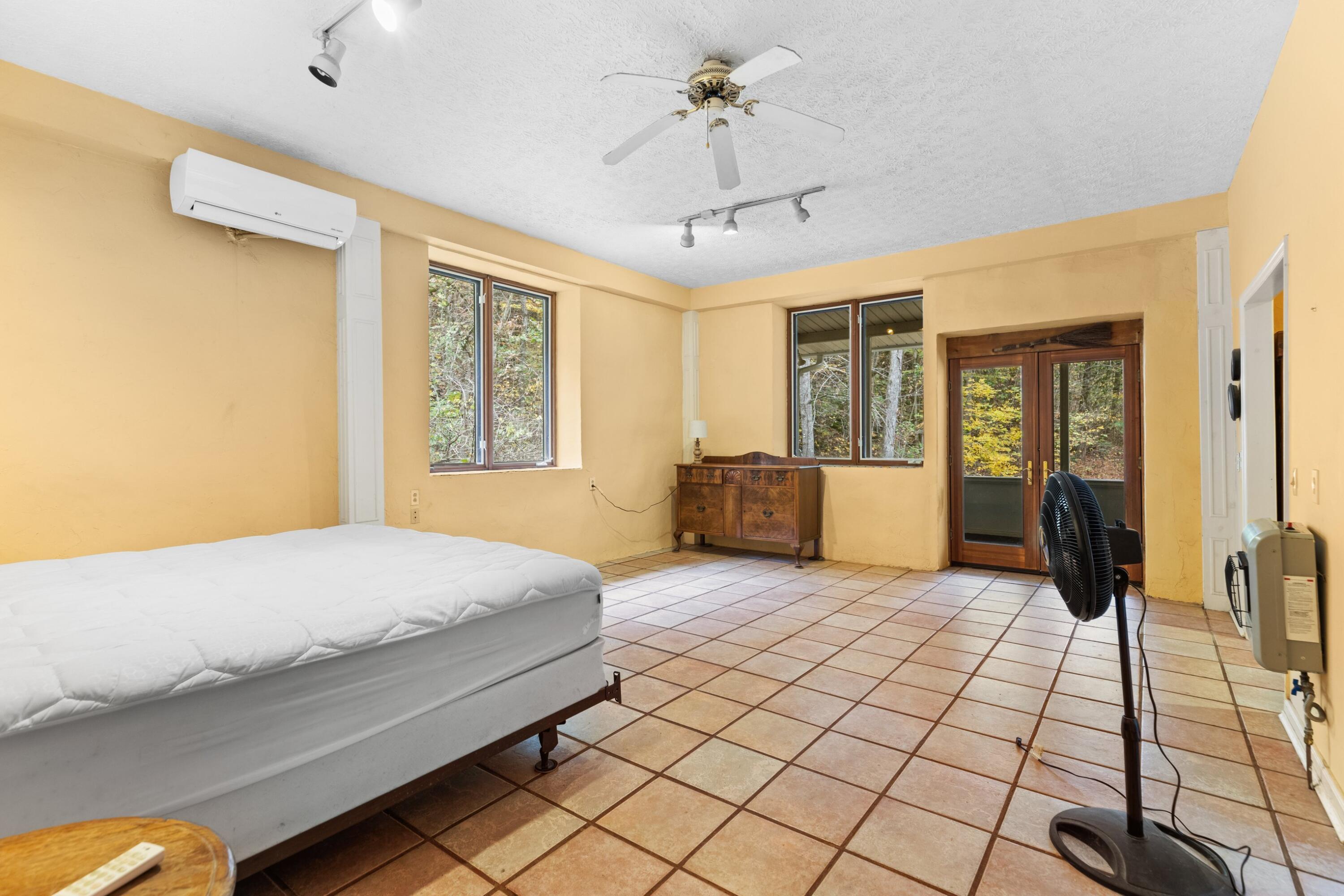 1650 Indian Creek Road, Thorn Hill, Tennessee image 10