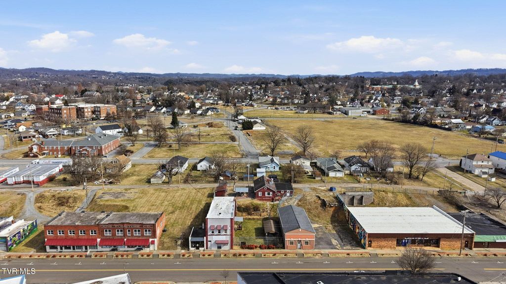 Photo of 427431 Sullivan Street, Kingsport, TN 37660 (MLS # 9991267)