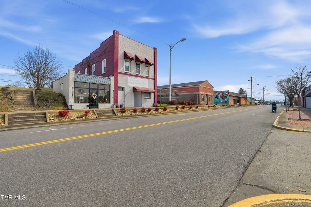 Photo of 427431 Sullivan Street, Kingsport, TN 37660 (MLS # 9991267)