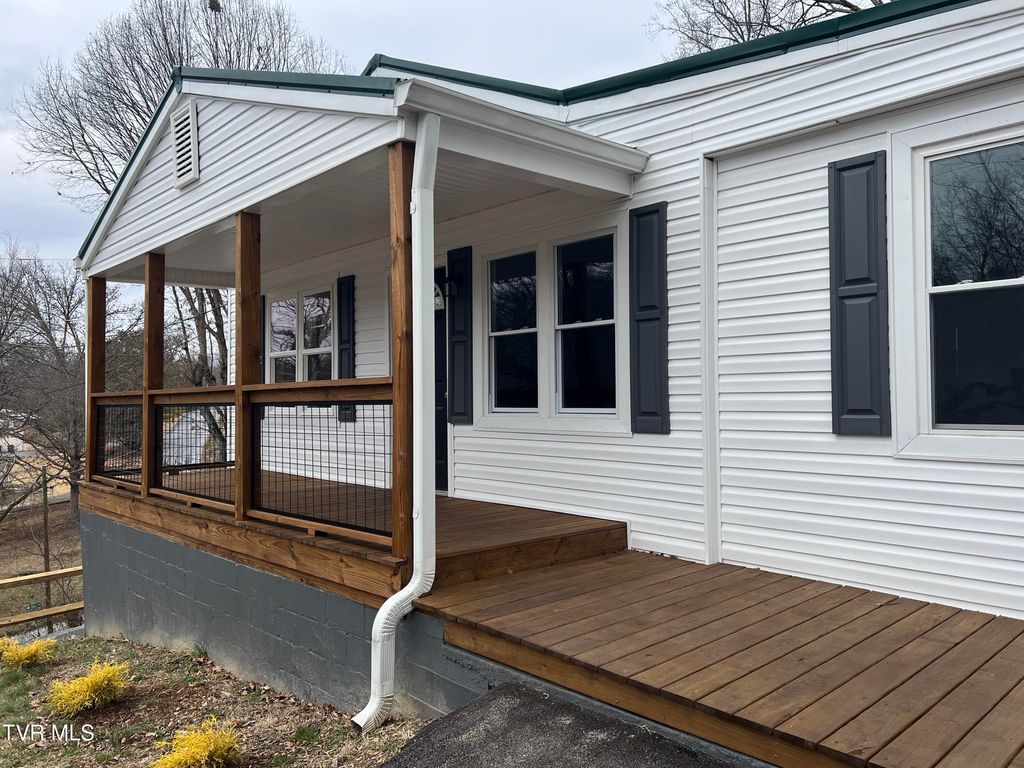 Photo of 1229 Harrison Avenue, Kingsport, TN 37665 (MLS # 9990951)