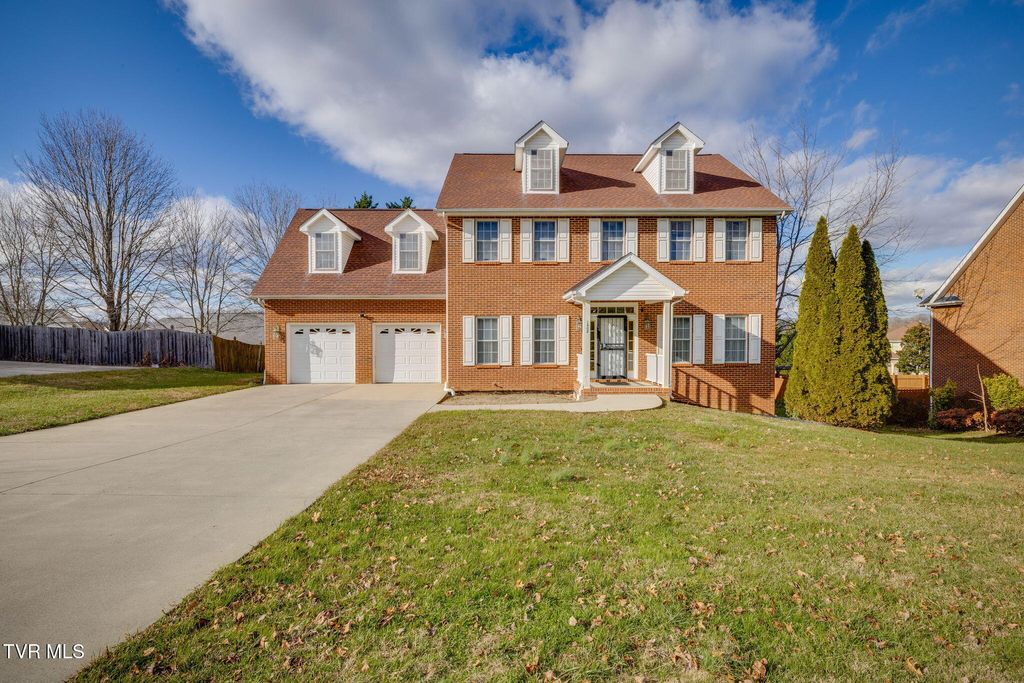 Photo of 1402 Lake Ridge Square, Johnson City, TN 37601 (MLS # 9989235)