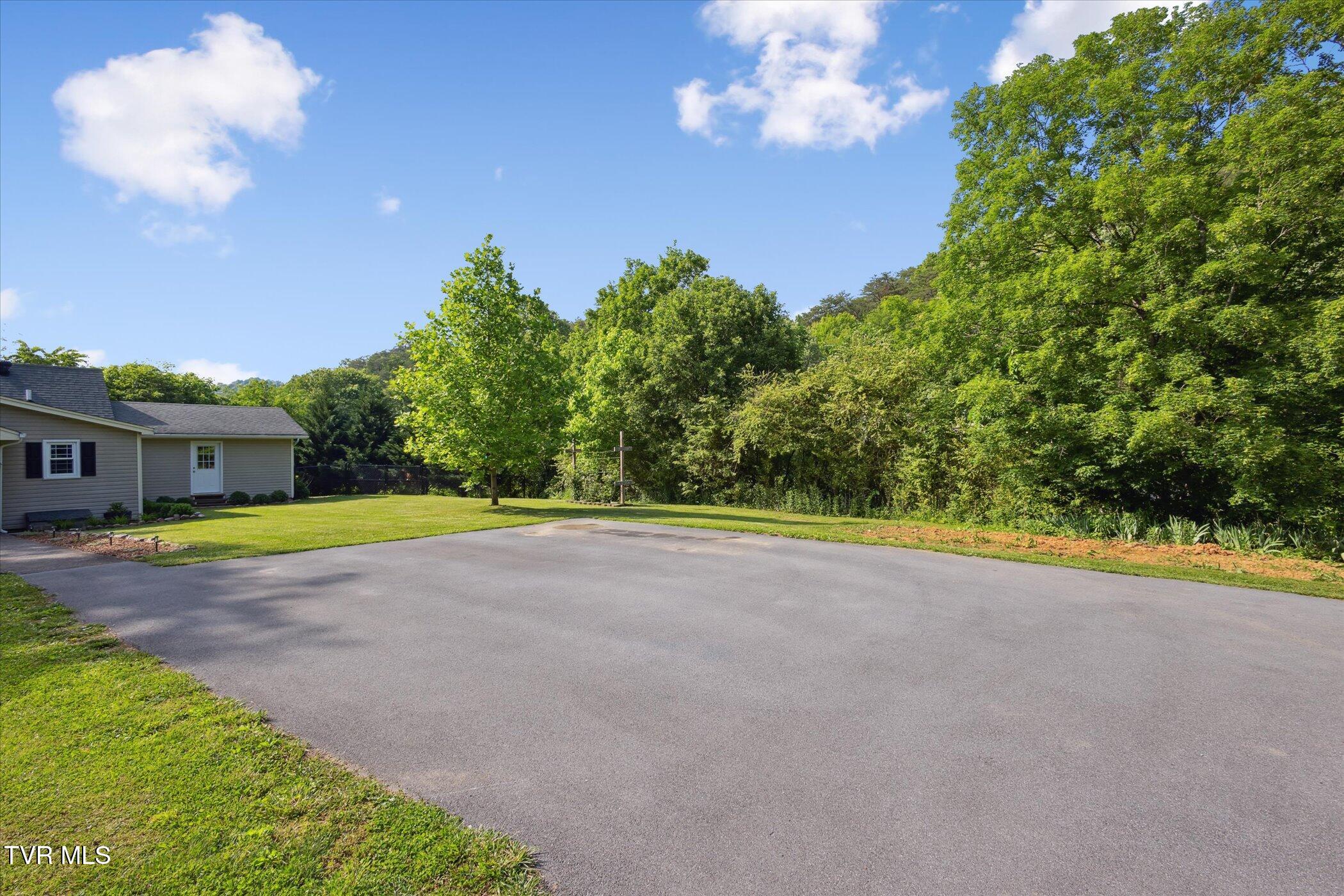 324 Hayes Road, Bluff City, Tennessee image 35