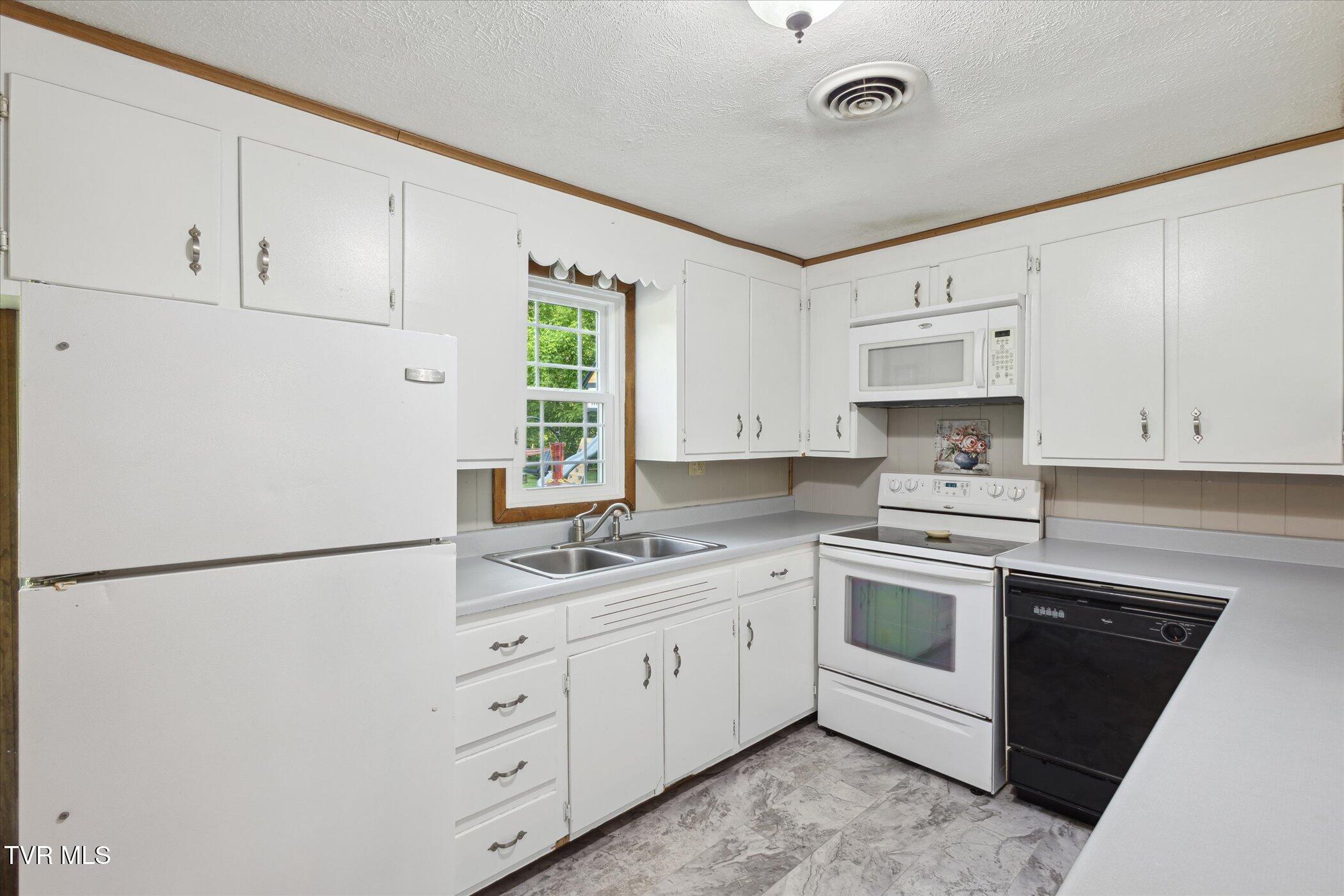 324 Hayes Road, Bluff City, Tennessee image 15