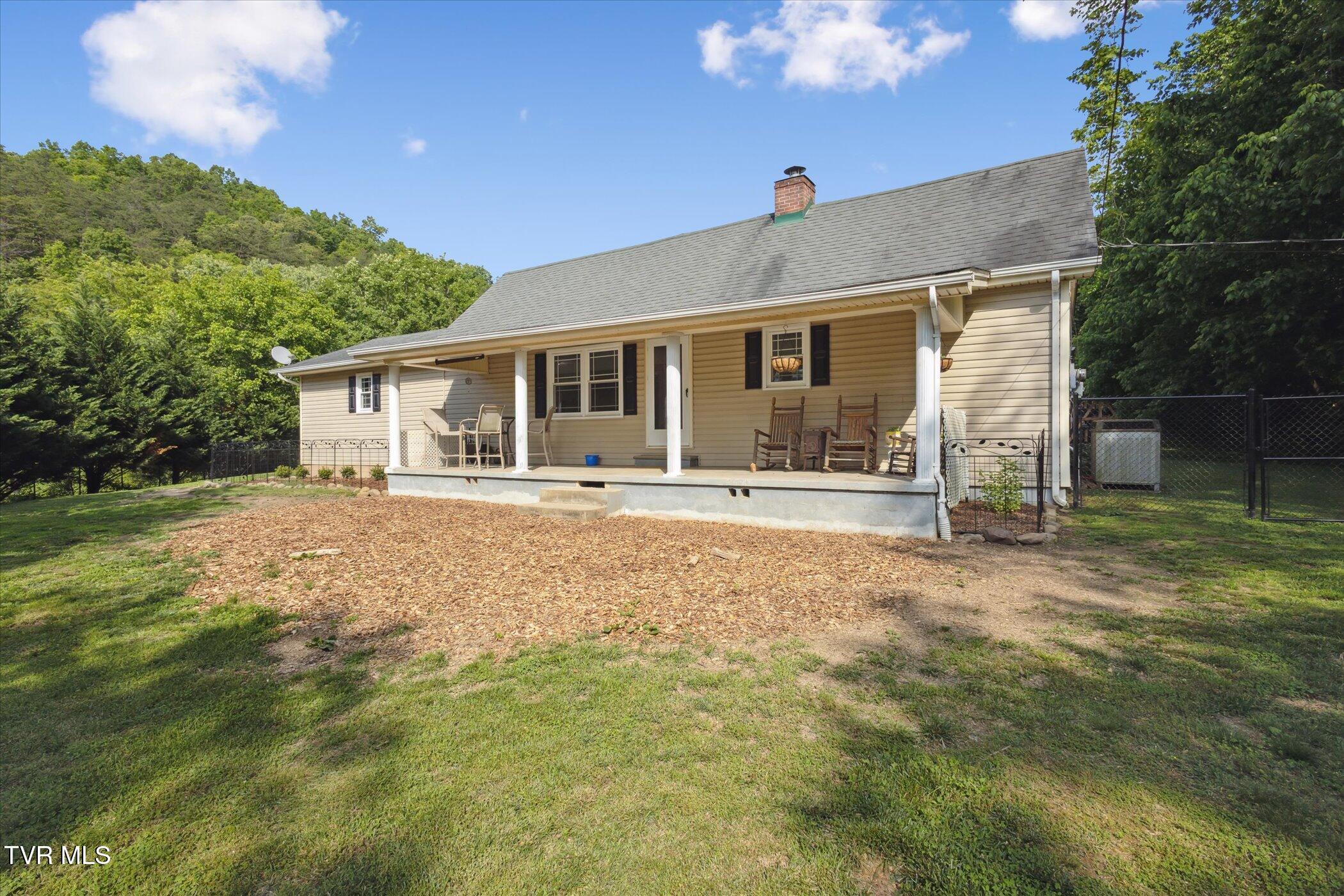 324 Hayes Road, Bluff City, Tennessee image 1